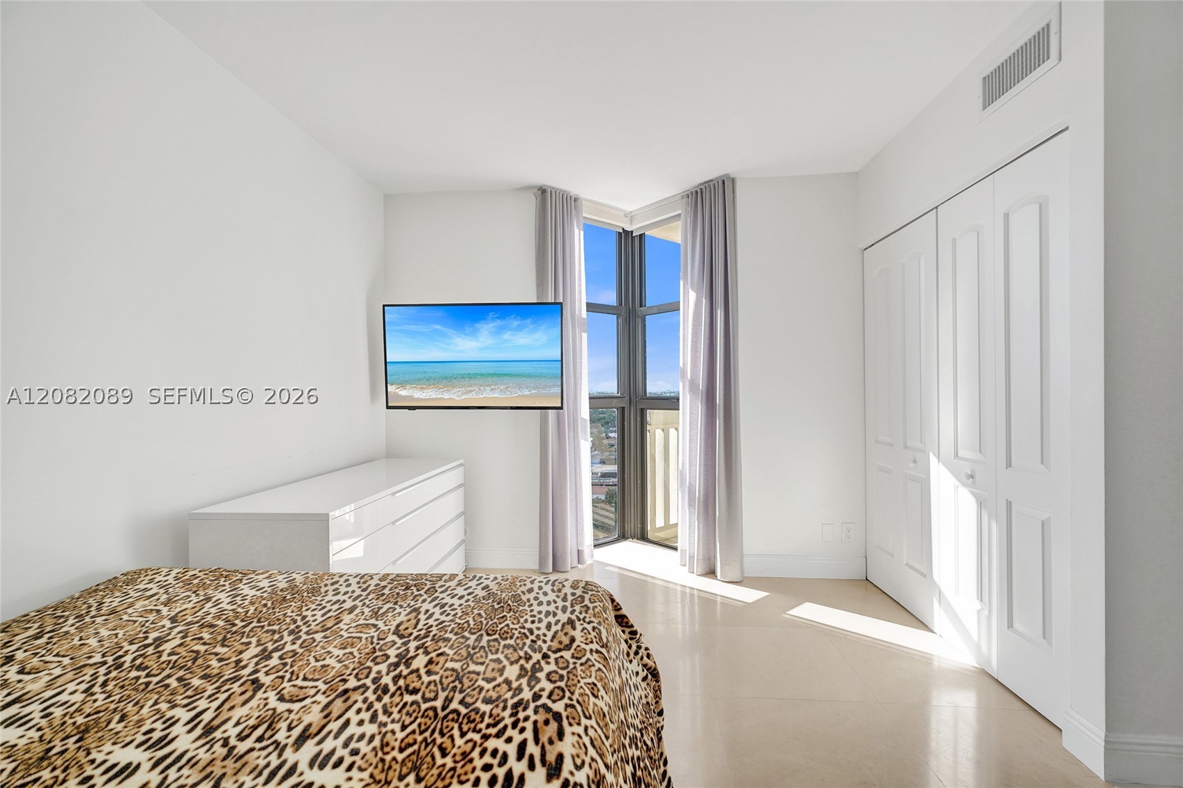 1000 E Island Blvd #1403, Aventura FL 33160