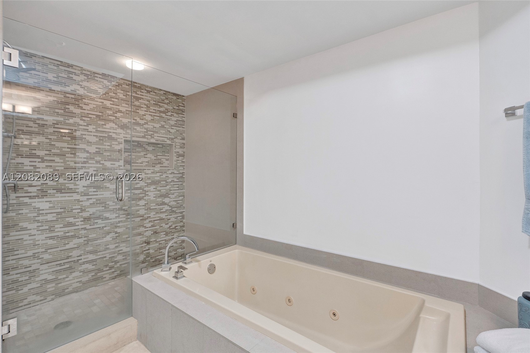 1000 E Island Blvd #1403, Aventura FL 33160