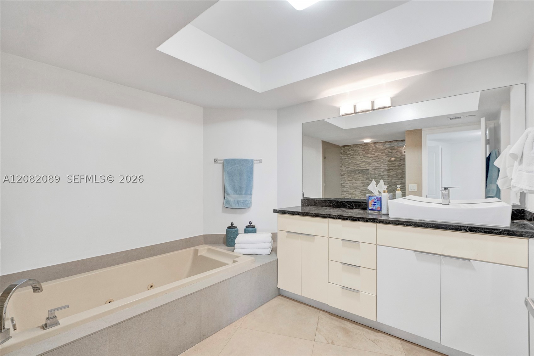1000 E Island Blvd #1403, Aventura FL 33160