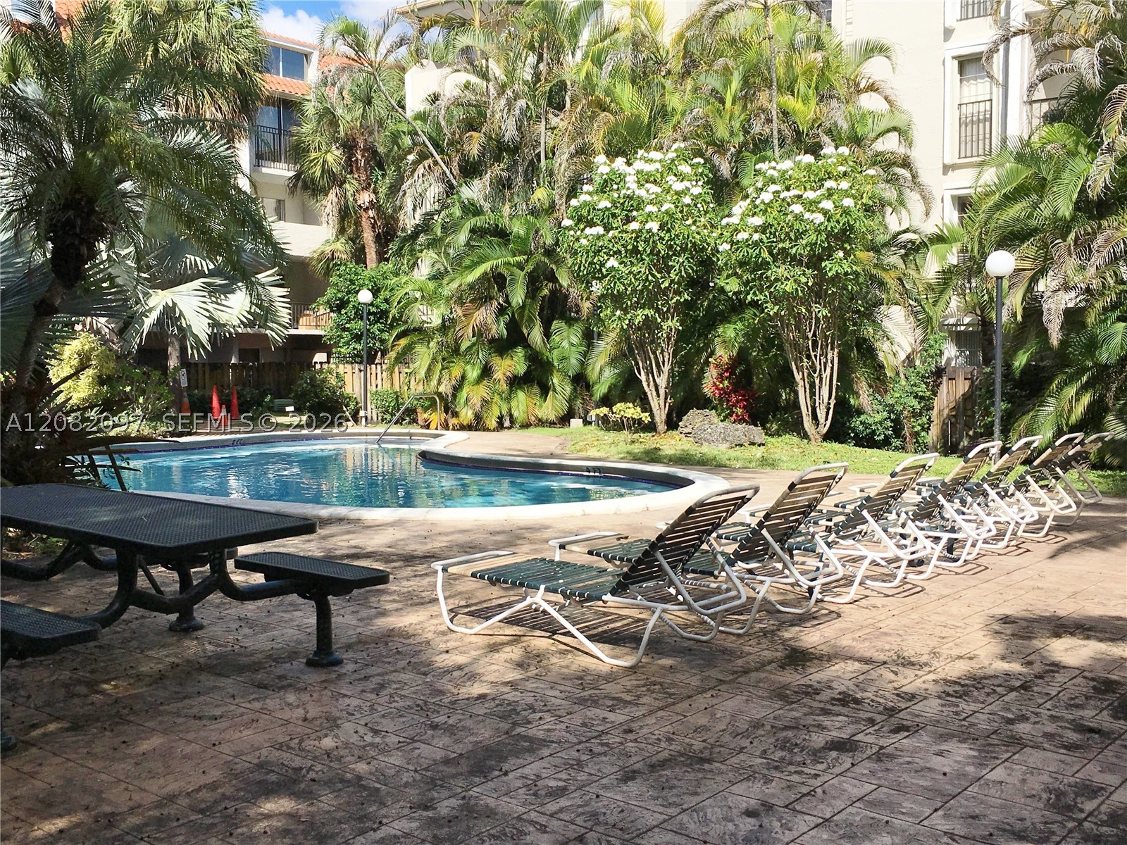 6904 N Kendall Dr #F405, Pinecrest FL 33156
