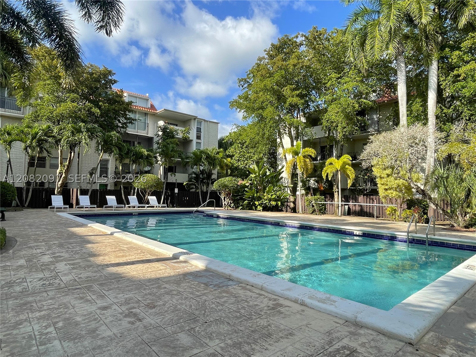 6904 N Kendall Dr #F405, Pinecrest FL 33156