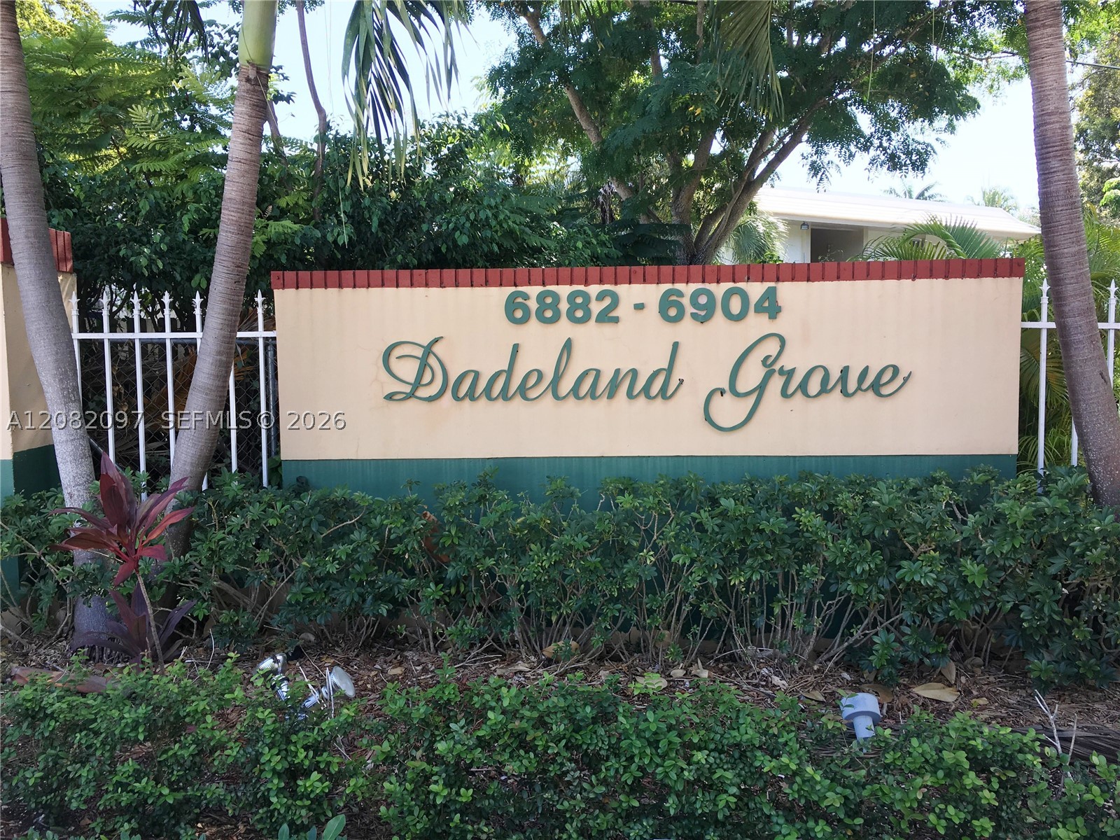 6904 N Kendall Dr #F405, Pinecrest FL 33156
