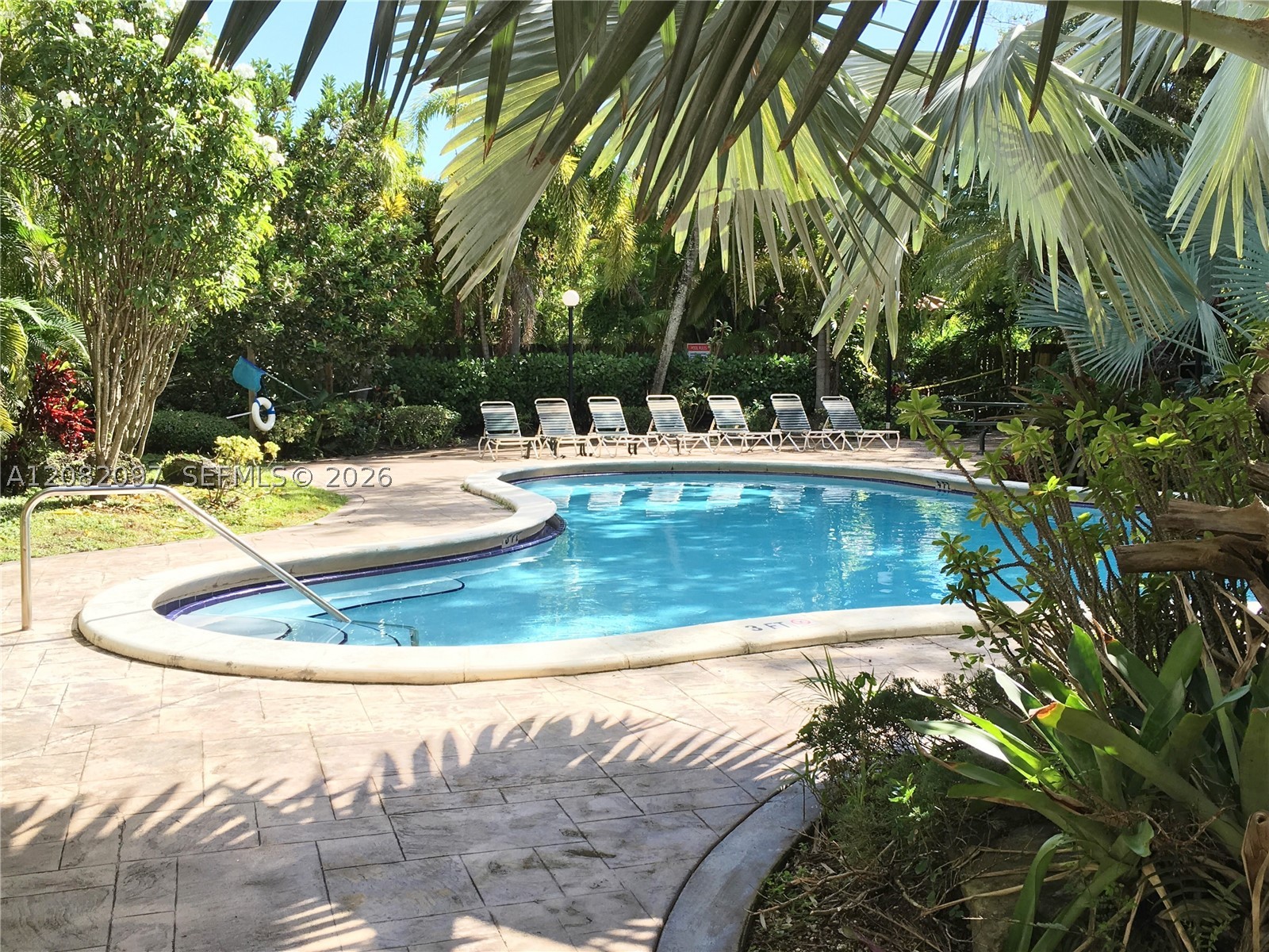 6904 N Kendall Dr #F405, Pinecrest FL 33156