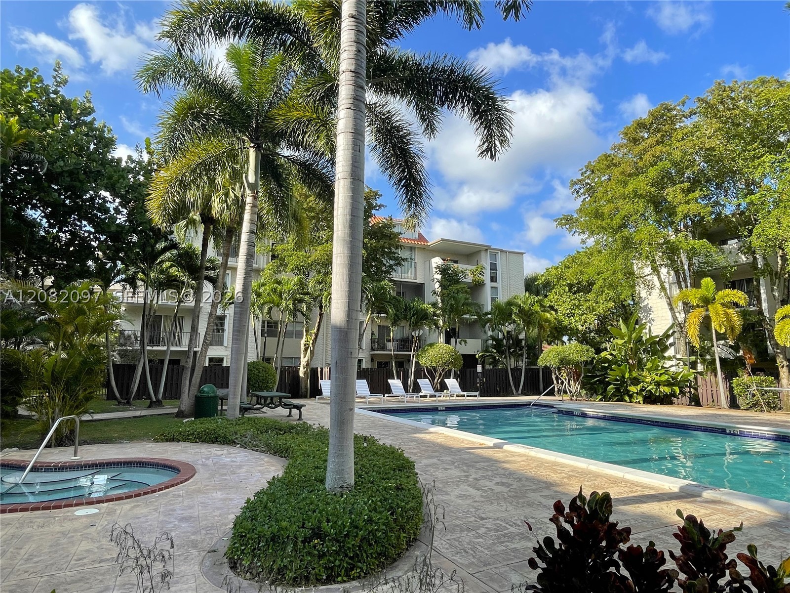 6904 N Kendall Dr #F405, Pinecrest FL 33156