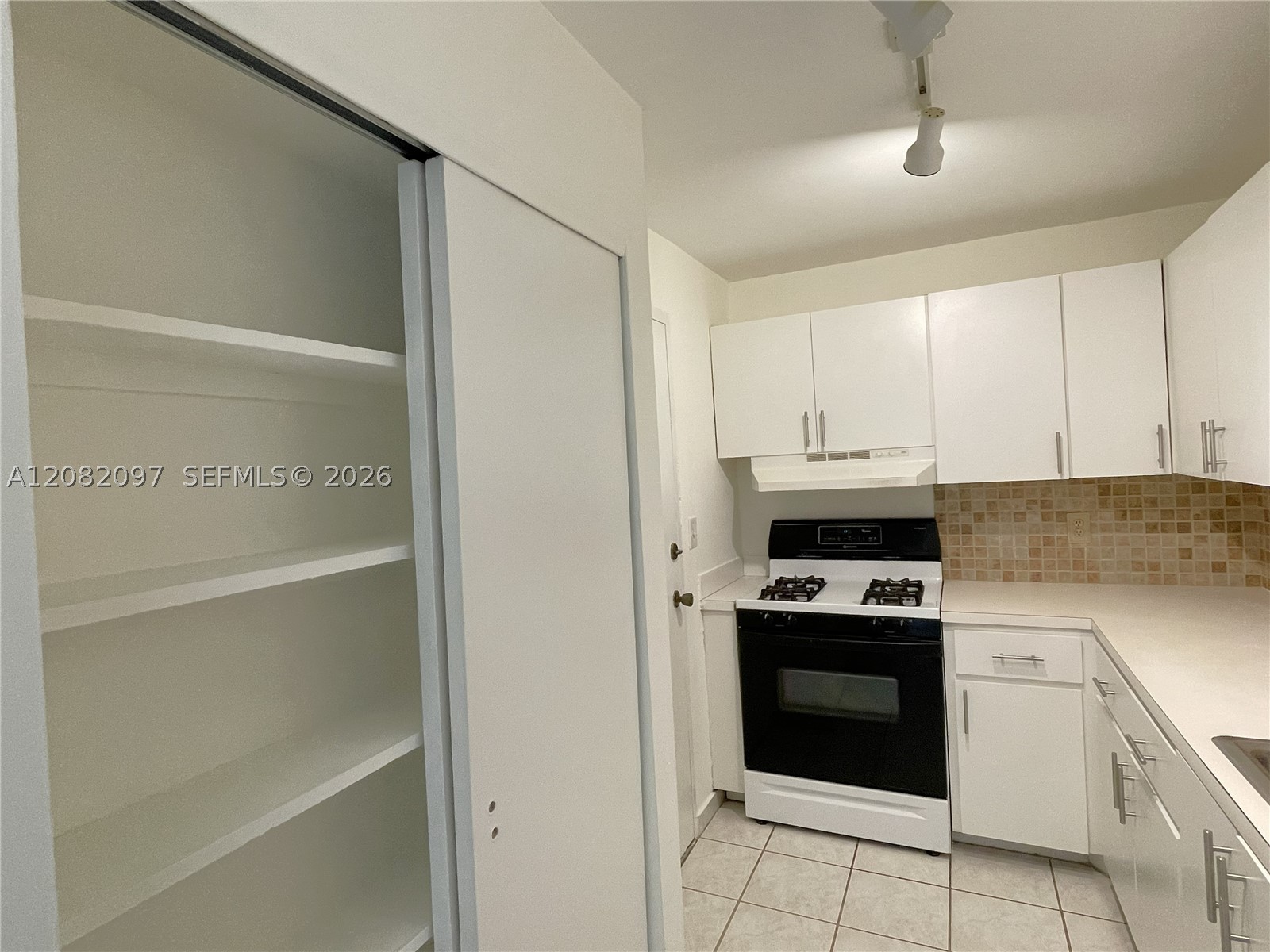 6904 N Kendall Dr #F405, Pinecrest FL 33156