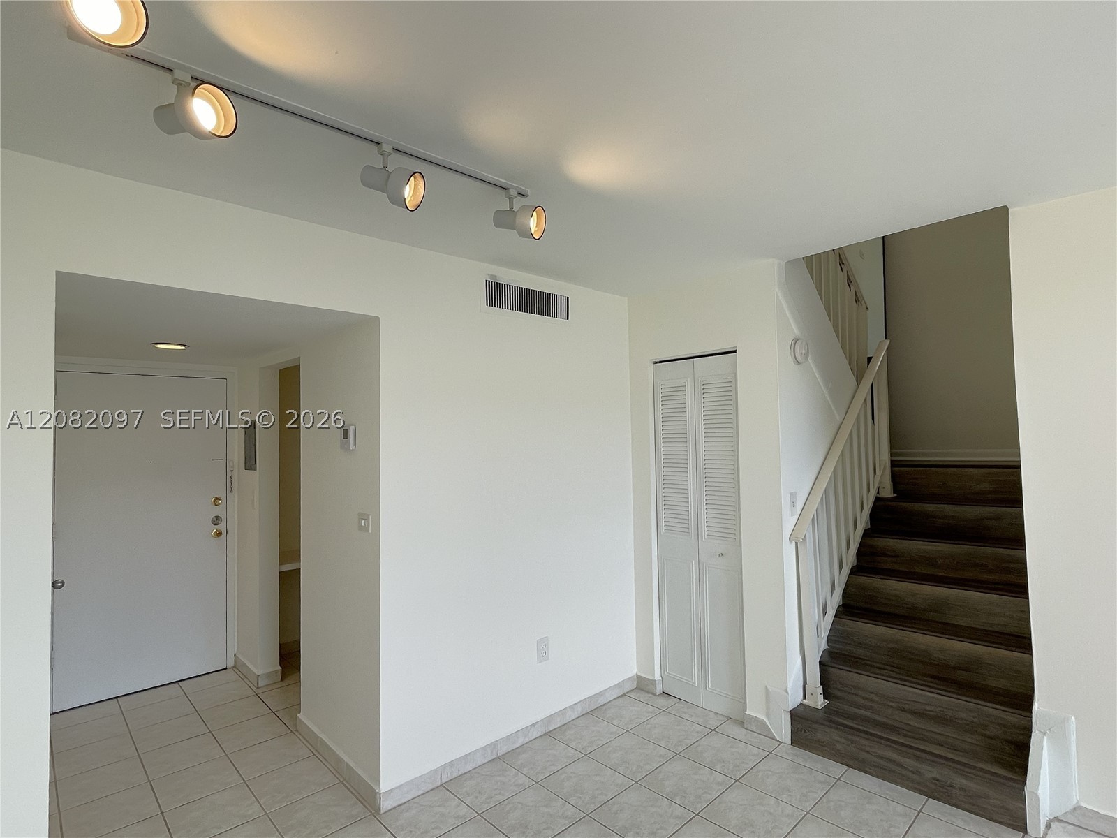6904 N Kendall Dr #F405, Pinecrest FL 33156