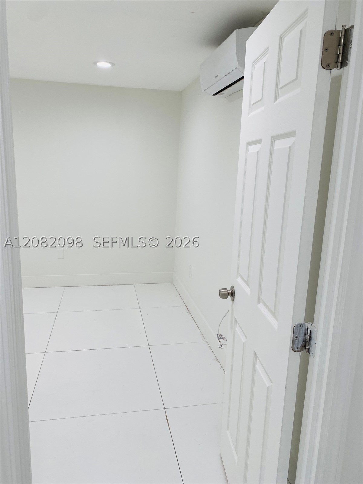 3335 SW 26th St #3335, Miami FL 33133