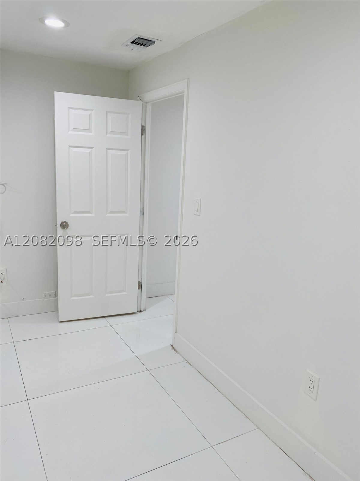 3335 SW 26th St #3335, Miami FL 33133