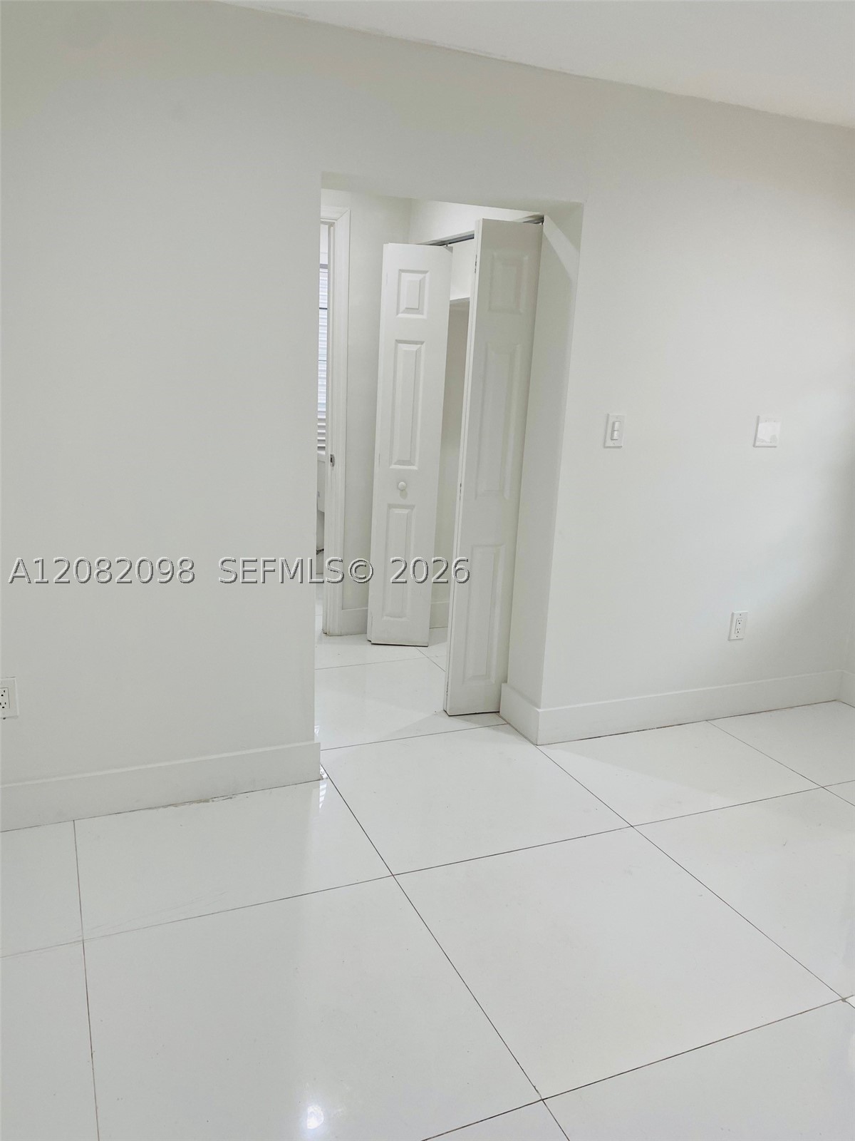 3335 SW 26th St #3335, Miami FL 33133