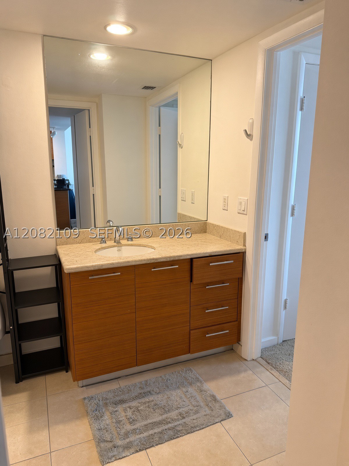 50 Biscayne Blvd #3205, Miami FL 33132