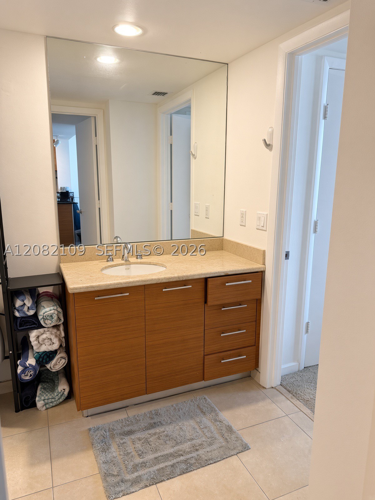 50 Biscayne Blvd #3205, Miami FL 33132