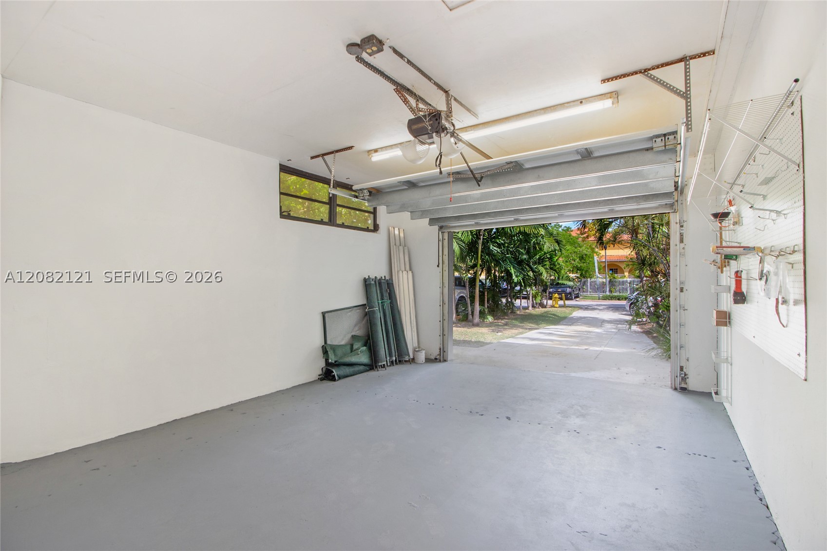 119 Harbor Dr, Key Biscayne FL 33149