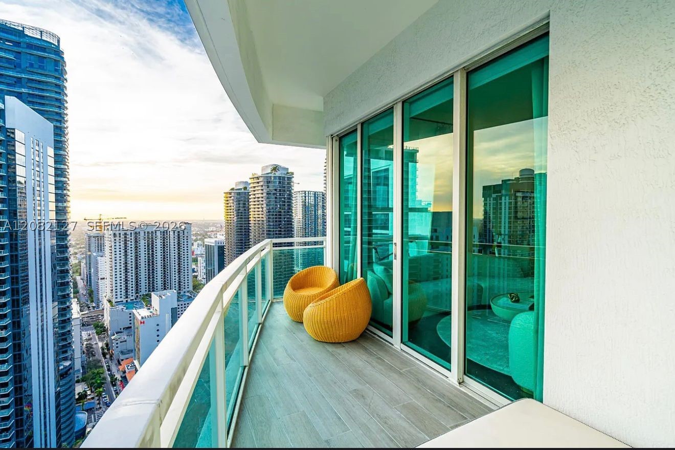 951 Brickell Ave #4111, Miami FL 33131