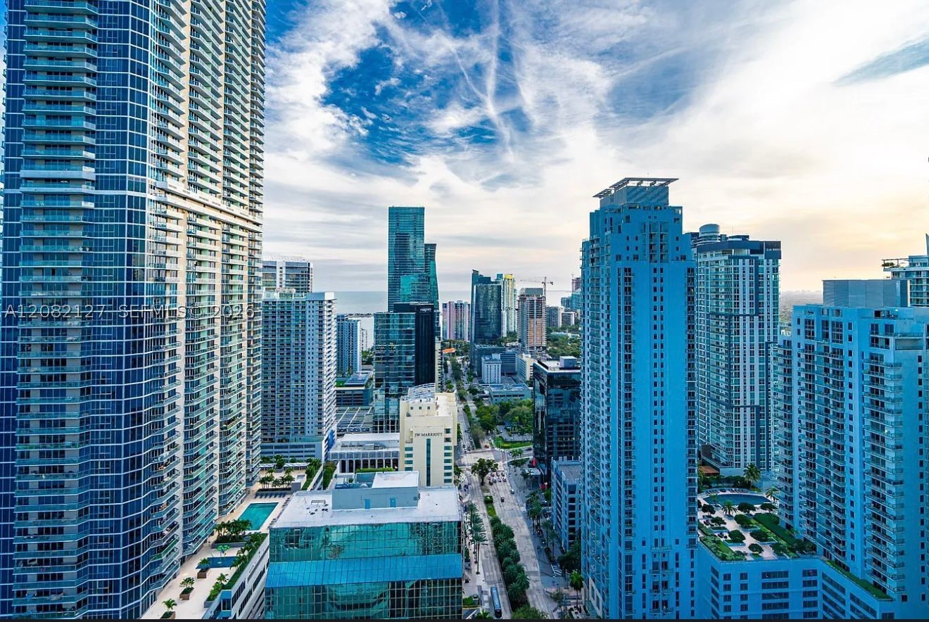 951 Brickell Ave #4111, Miami FL 33131