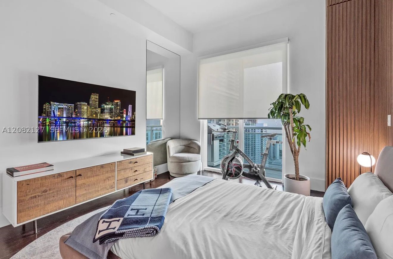 951 Brickell Ave #4111, Miami FL 33131