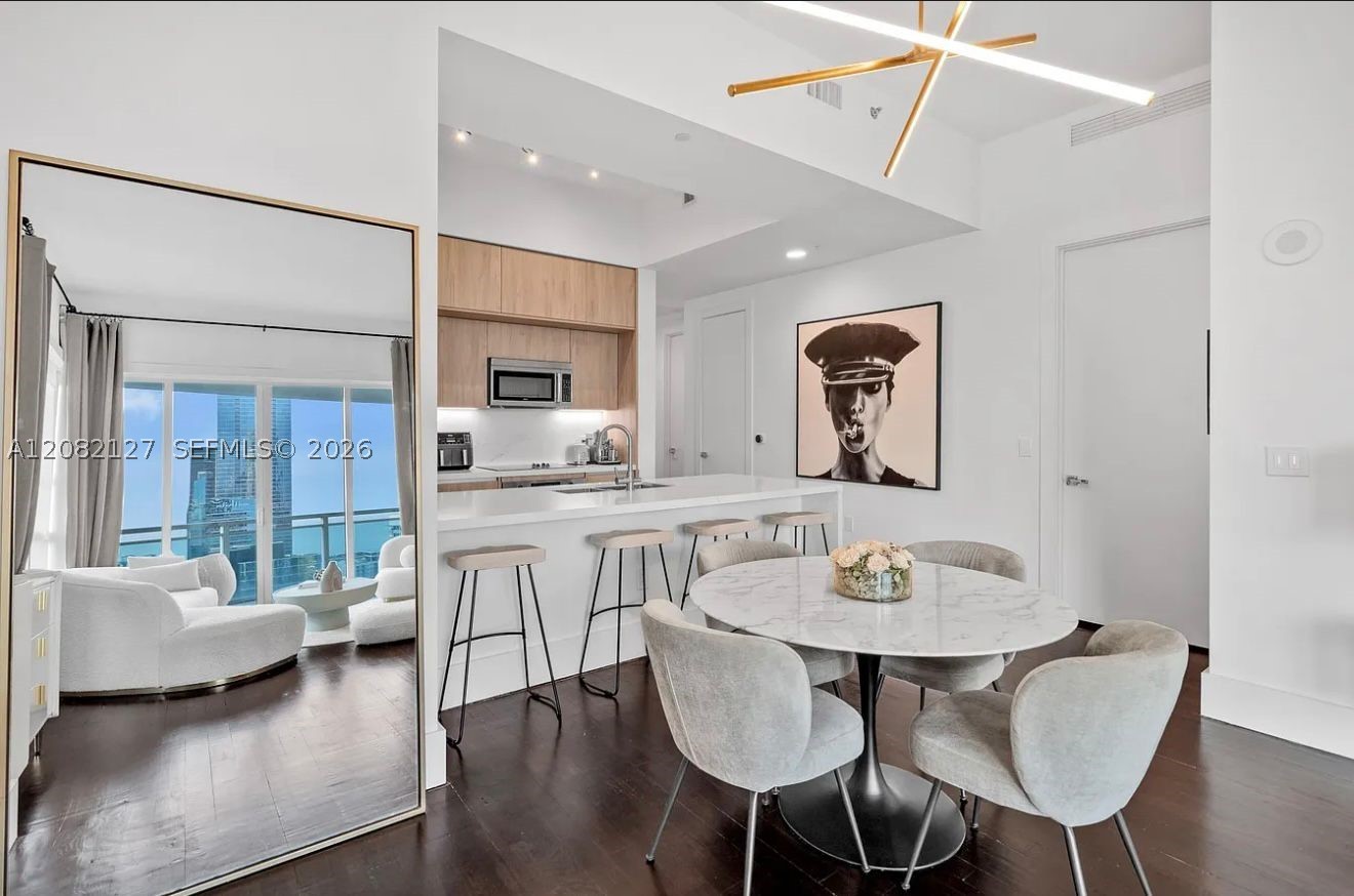 951 Brickell Ave #4111, Miami FL 33131