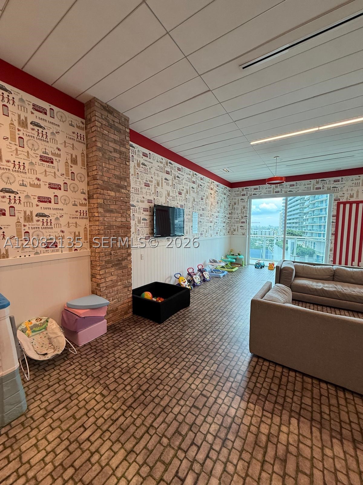 1080 Brickell Ave #913, Miami FL 33131