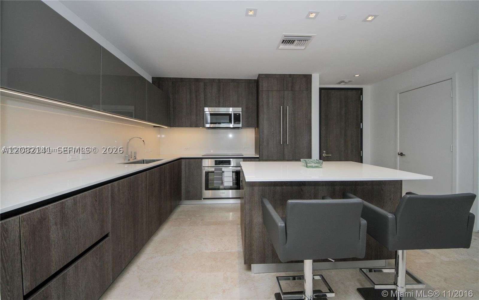 88 SW 7th St #2605, Miami FL 33130