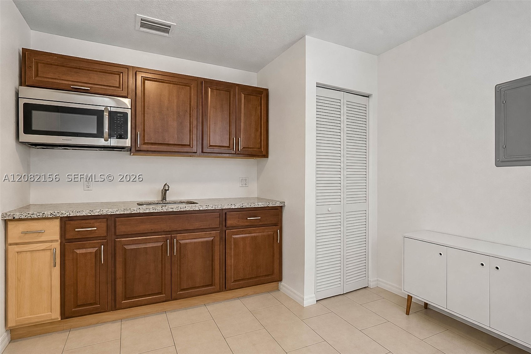 10711 SW 70th St, Miami FL 33173
