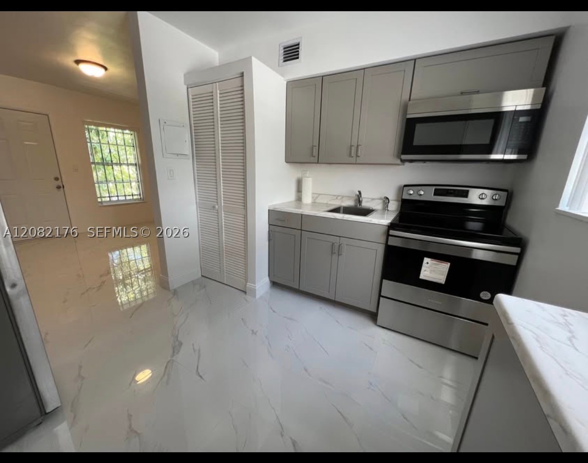752 NW 4th St #5, Miami FL 33128