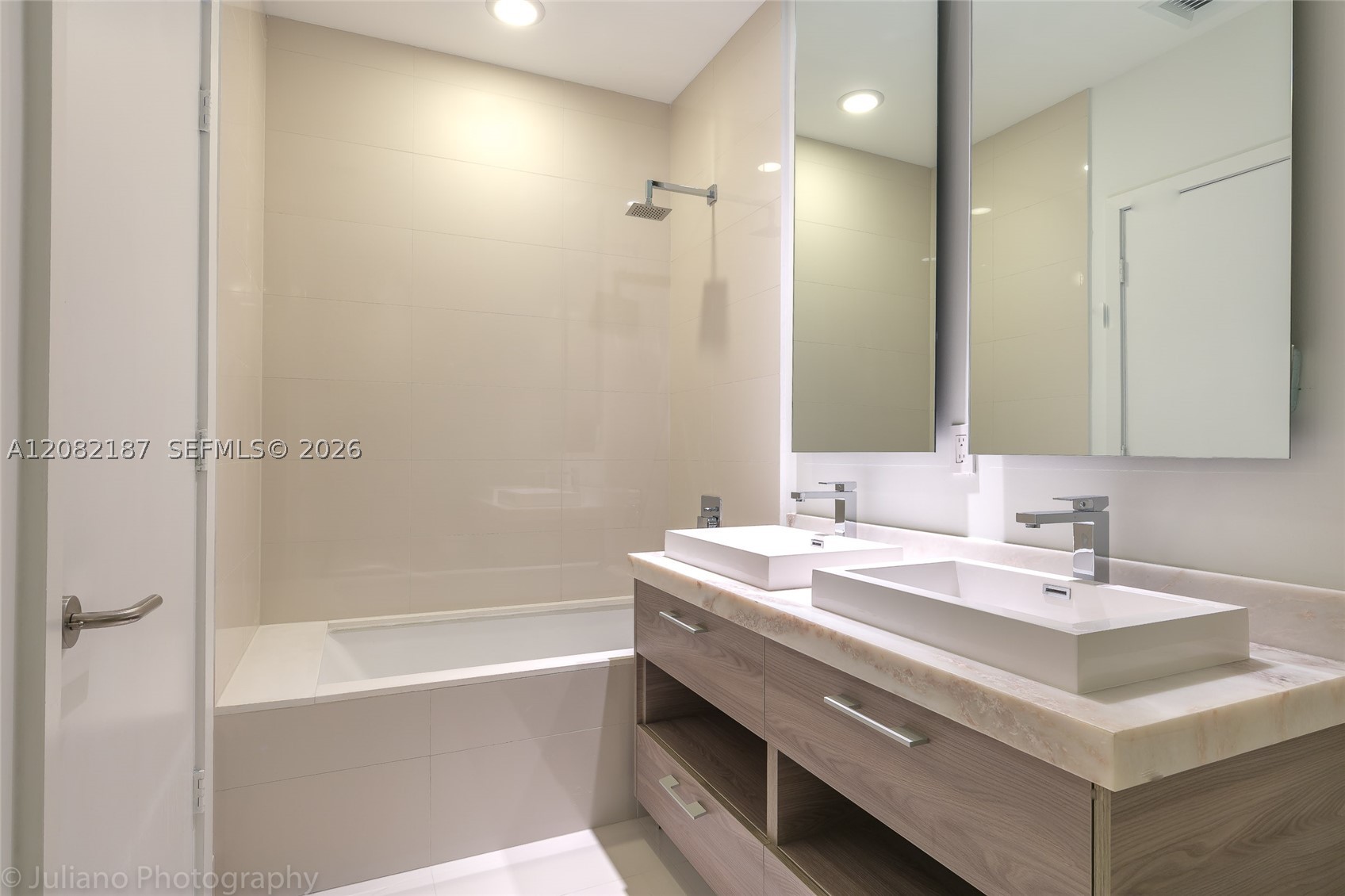 1300 S Miami Ave #PH5101, Miami FL 33130
