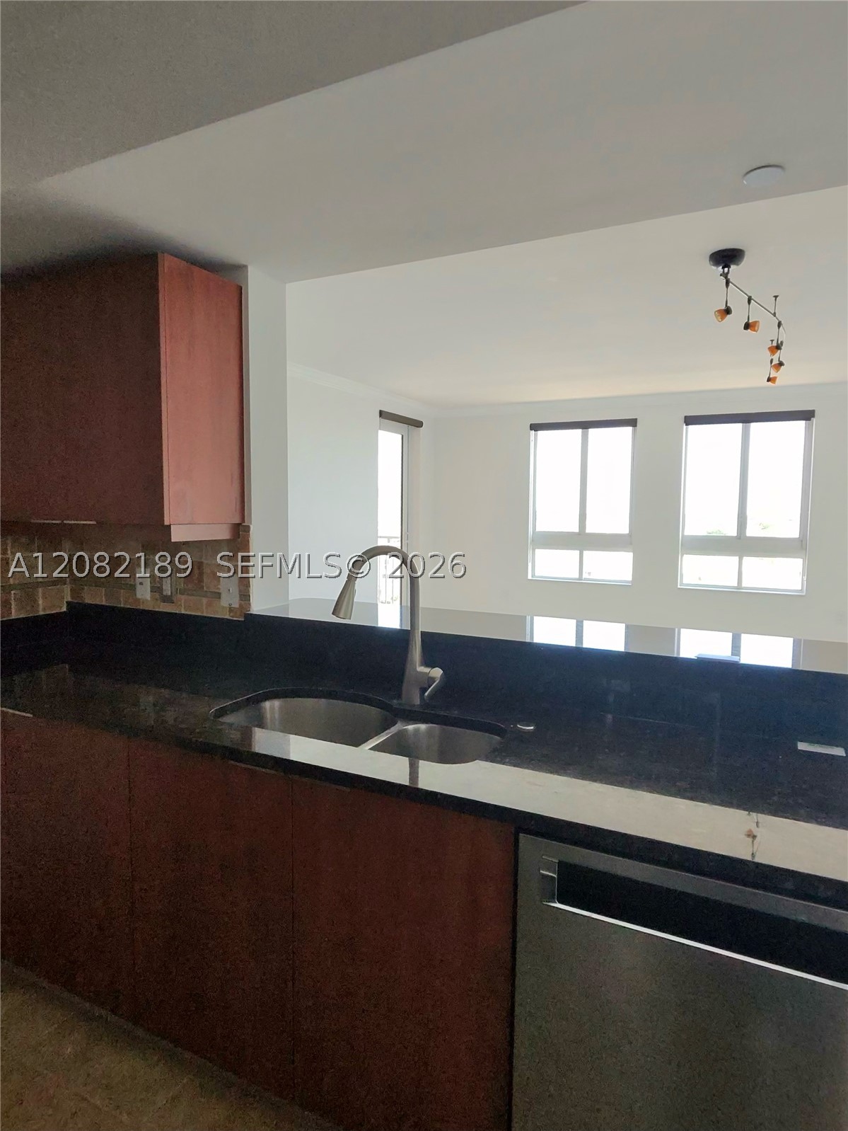 7350 SW 89th St #1102S, Miami FL 33156
