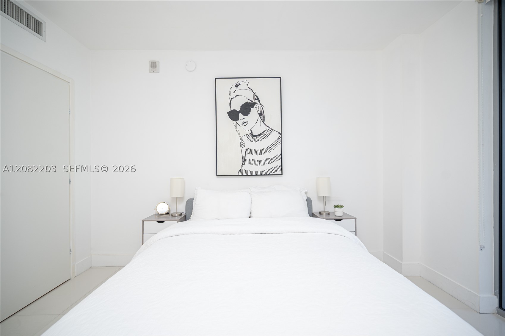 1300 Brickell Bay Dr #1601, Miami FL 33131