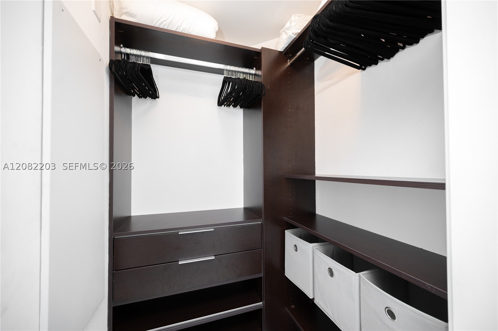 1300 Brickell Bay Dr #1601, Miami FL 33131