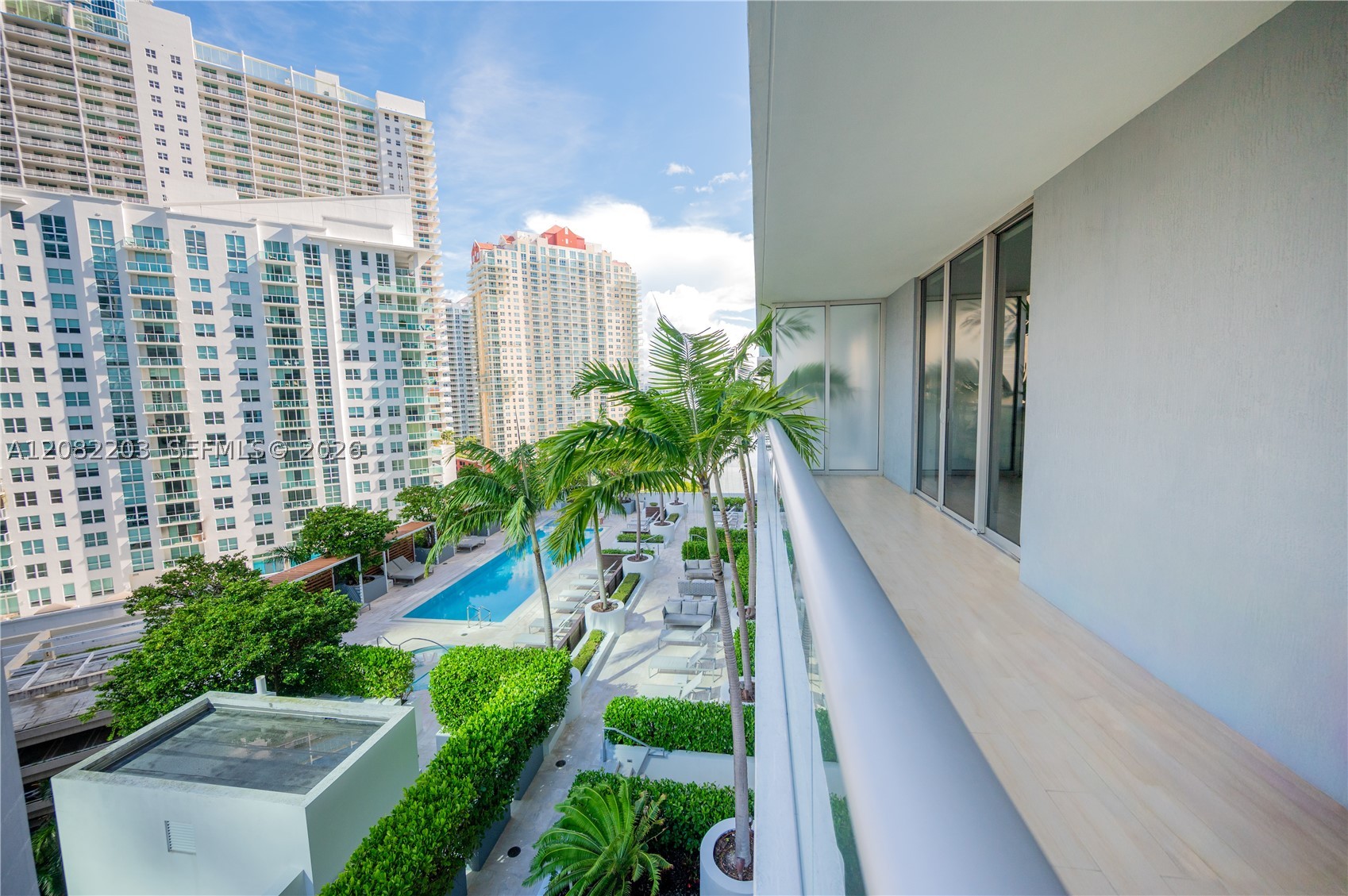 1300 Brickell Bay Dr #1601, Miami FL 33131