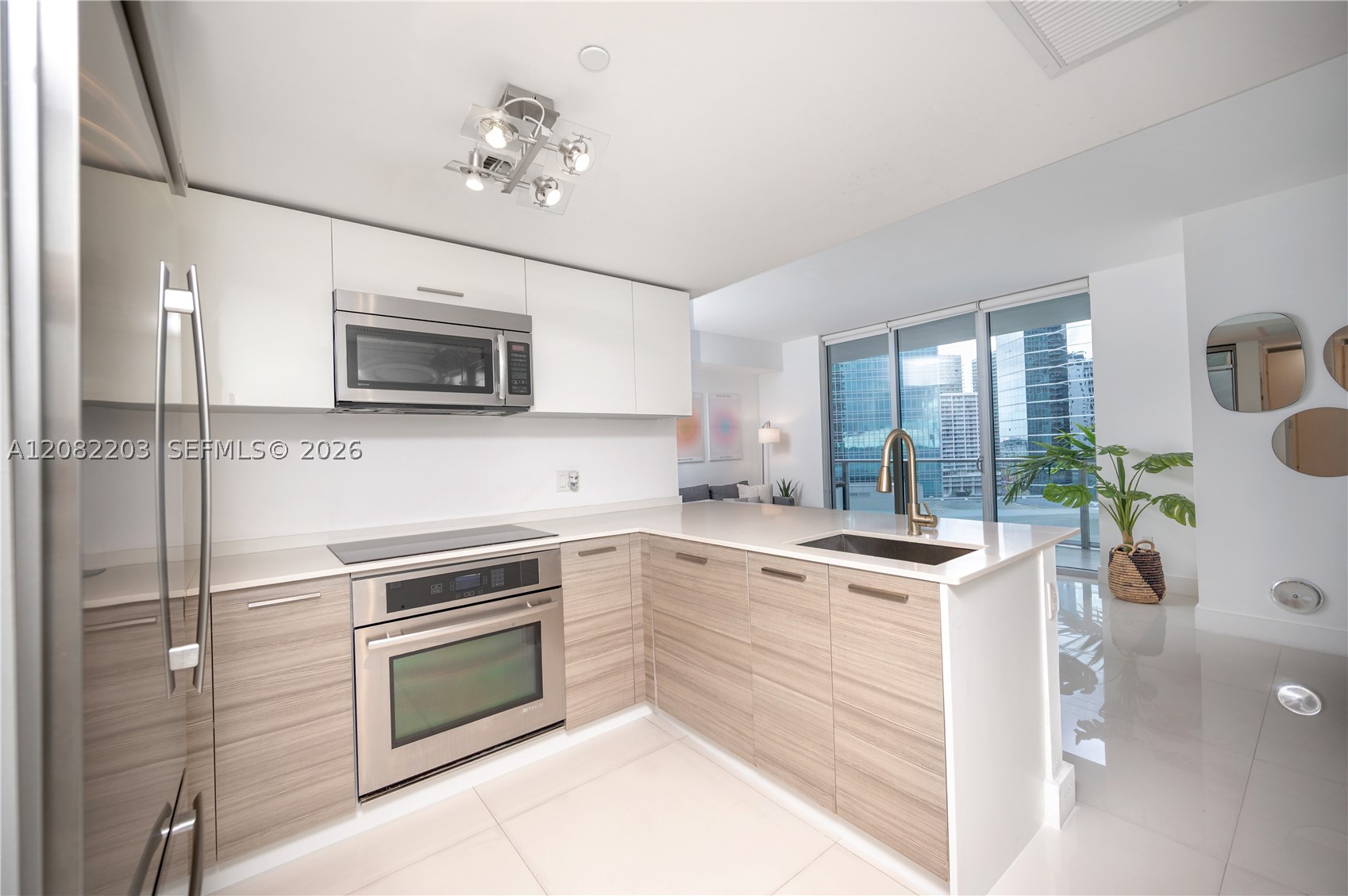1300 Brickell Bay Dr #1601, Miami FL 33131