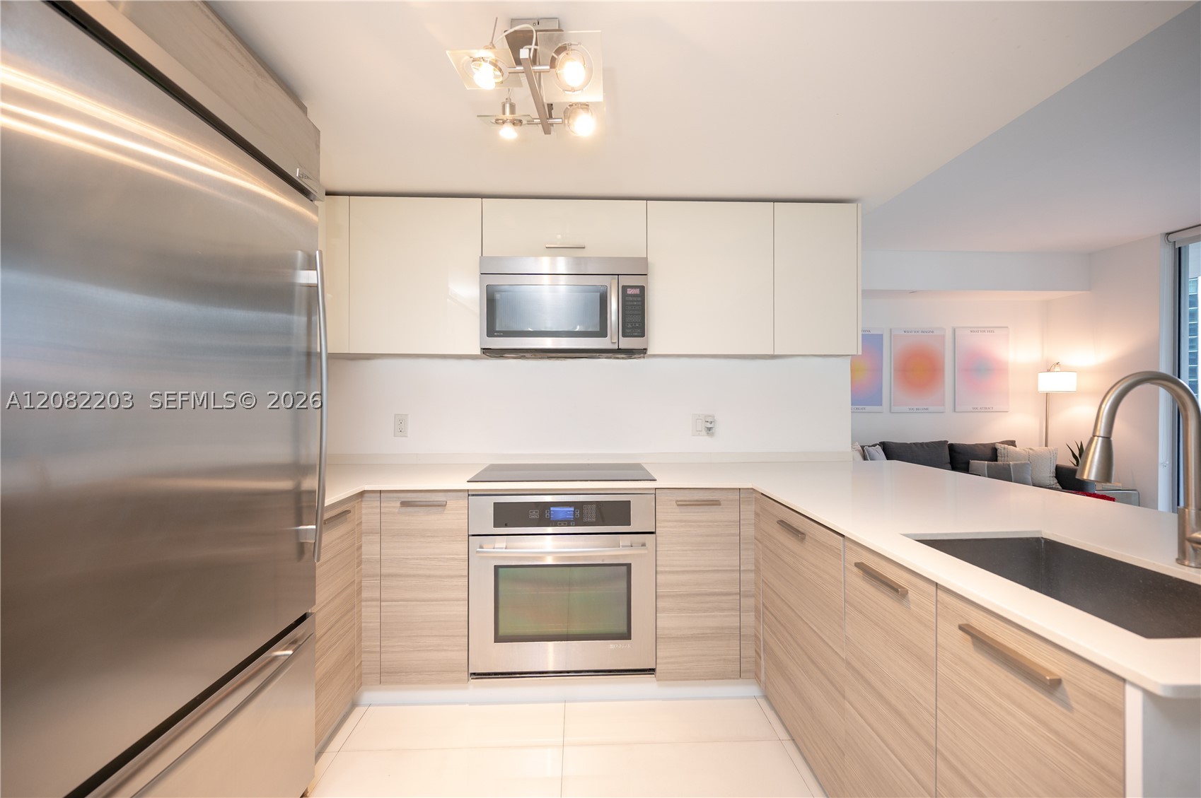 1300 Brickell Bay Dr #1601, Miami FL 33131