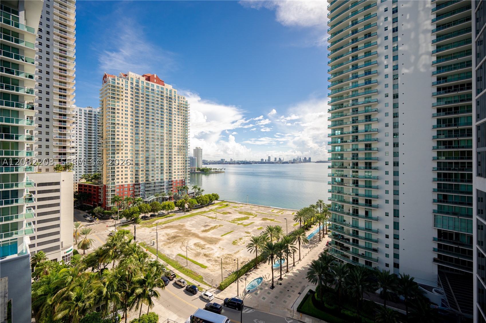 1300 Brickell Bay Dr #1601, Miami FL 33131