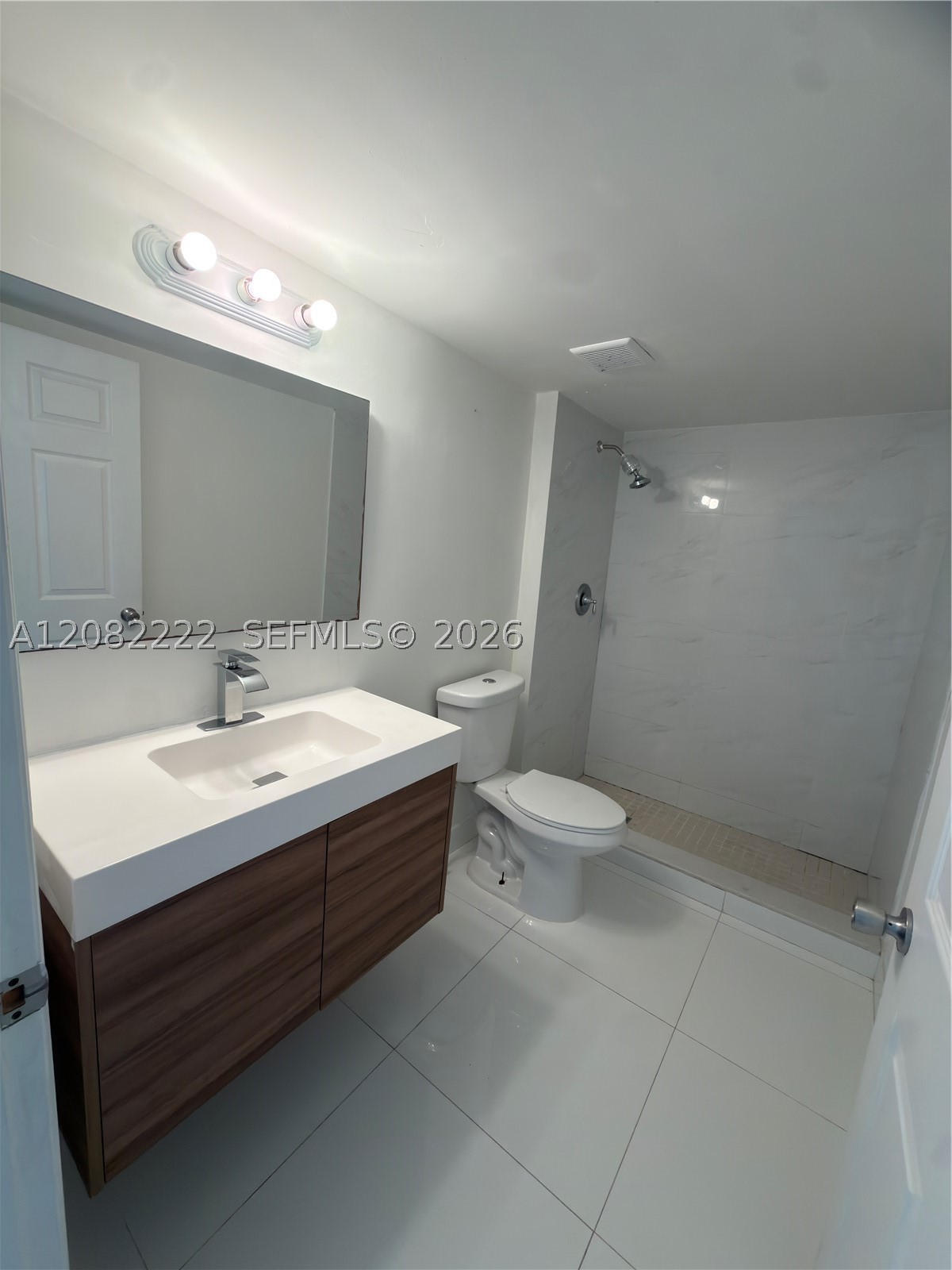 695 SW 11th St #204, Miami FL 33129