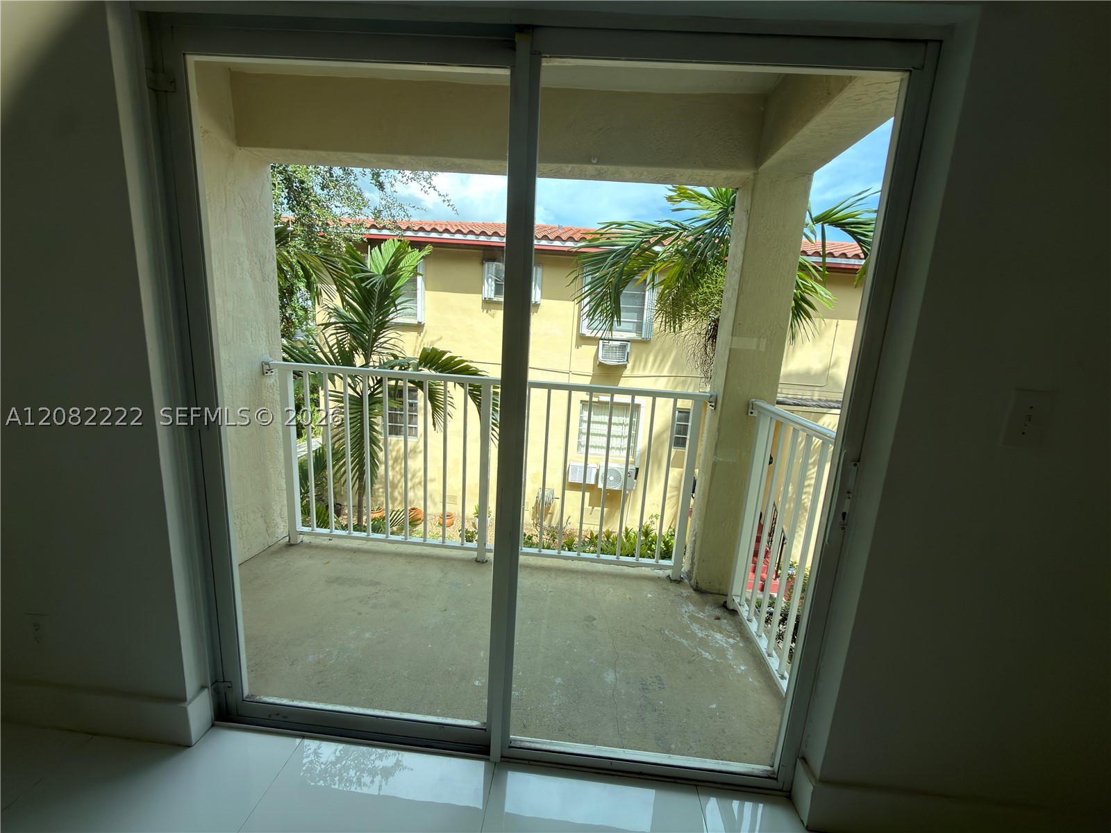 695 SW 11th St #204, Miami FL 33129