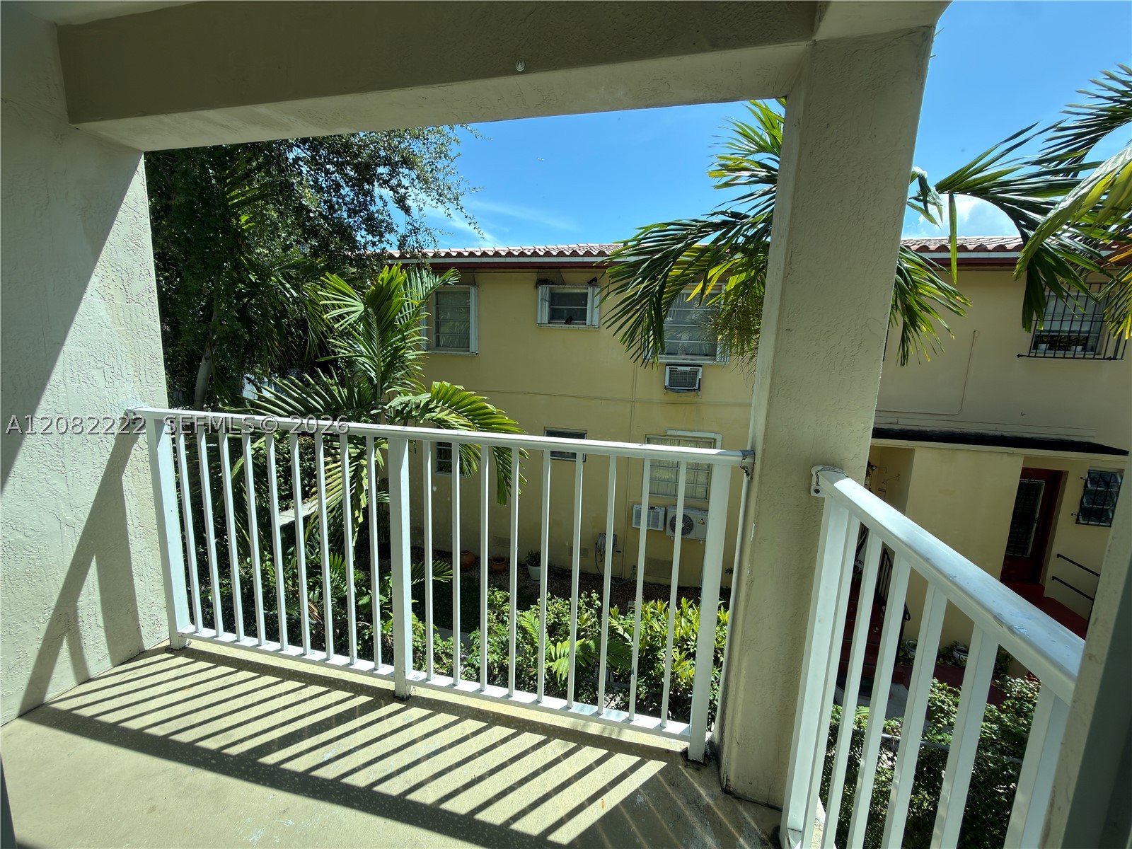 695 SW 11th St #204, Miami FL 33129