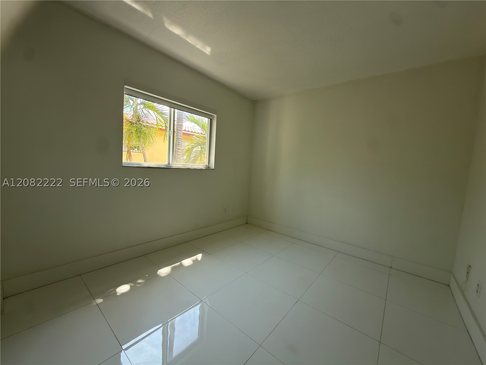 695 SW 11th St #204, Miami FL 33129