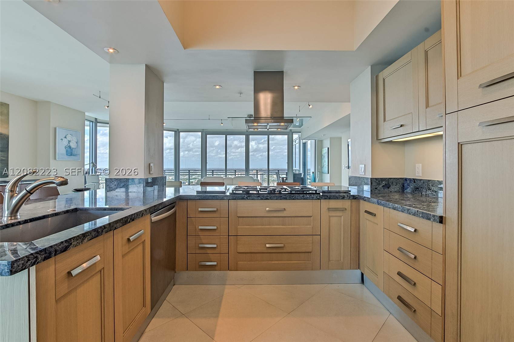 3535 S OCEAN DR #2805, Hollywood FL 33019
