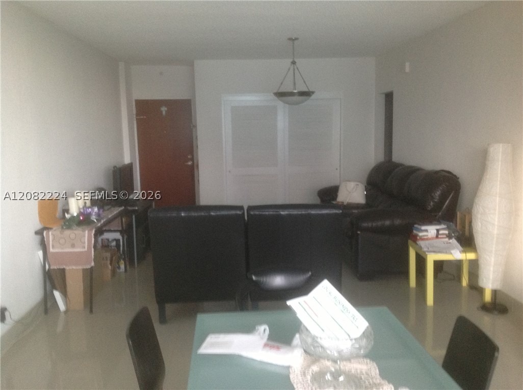 218 SE 14th St #2108, Miami FL 33131