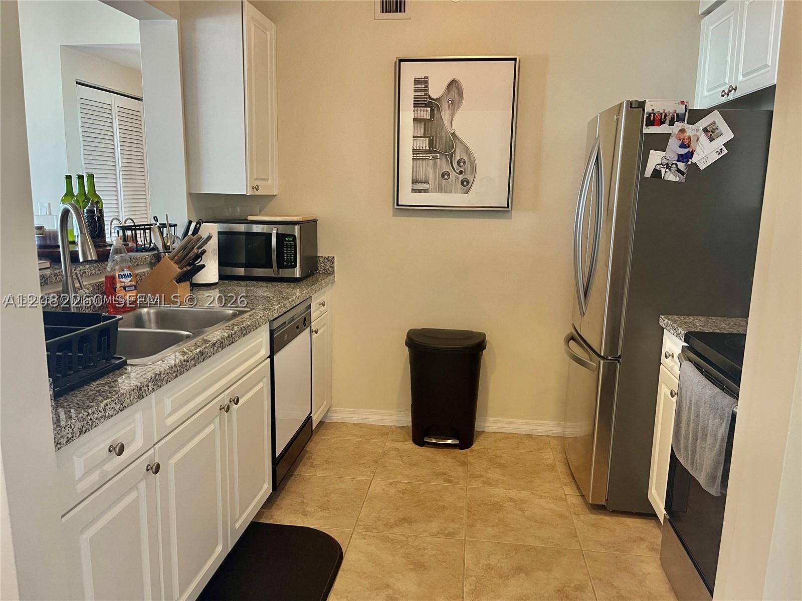 900 SW 8th St #808, Miami FL 33130