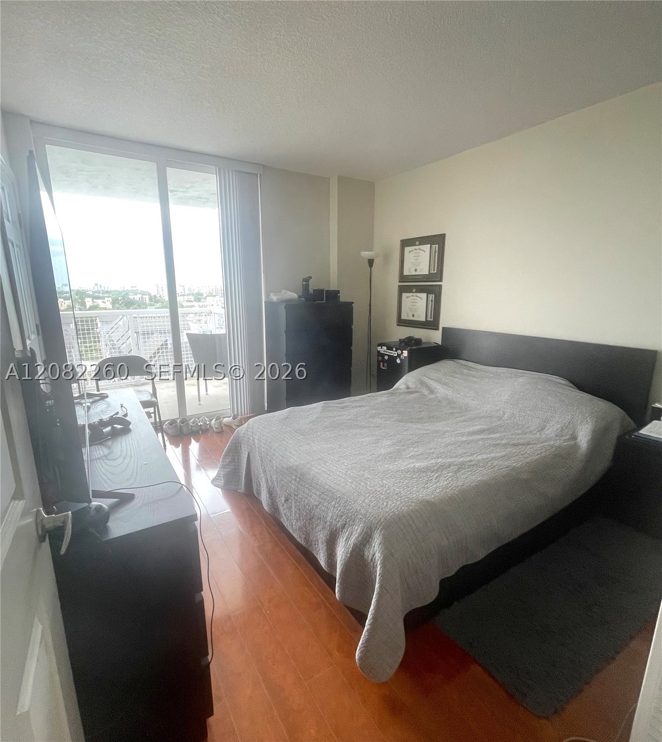 900 SW 8th St #808, Miami FL 33130