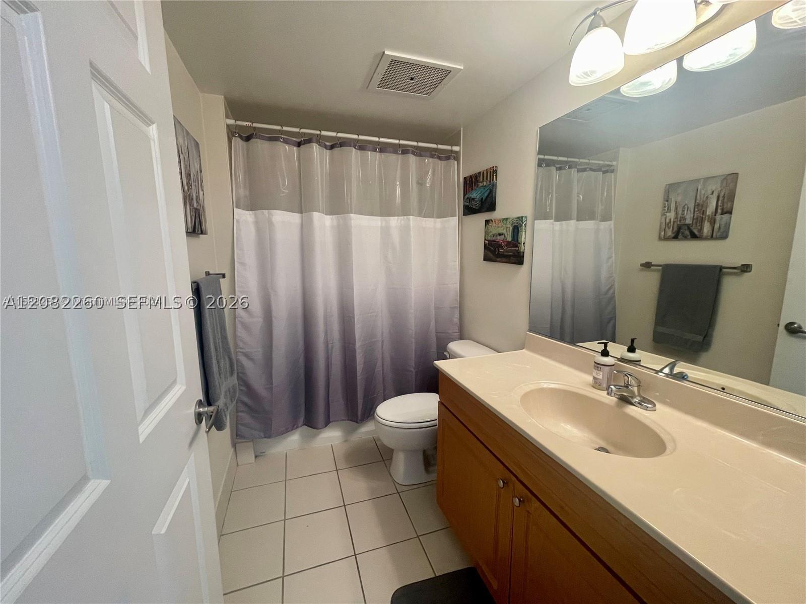 900 SW 8th St #808, Miami FL 33130