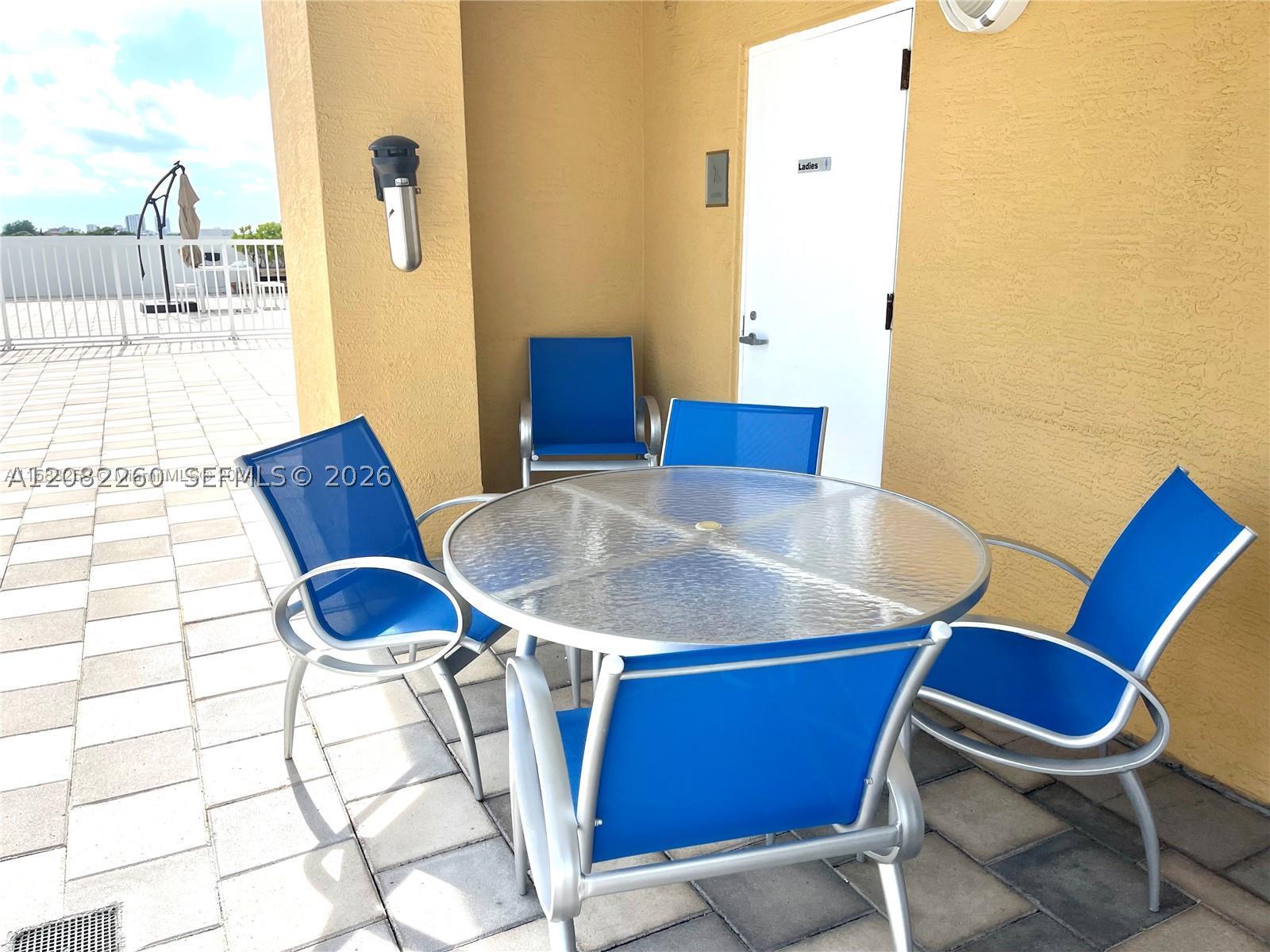 900 SW 8th St #808, Miami FL 33130