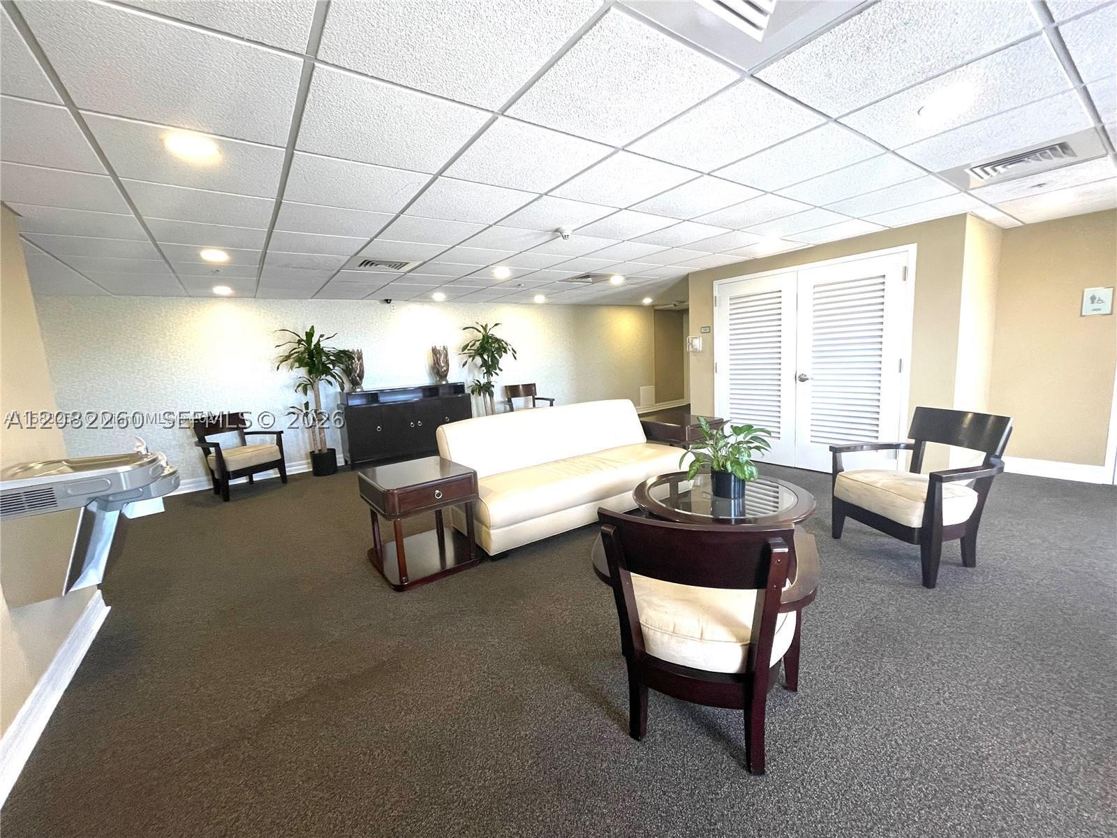 900 SW 8th St #808, Miami FL 33130