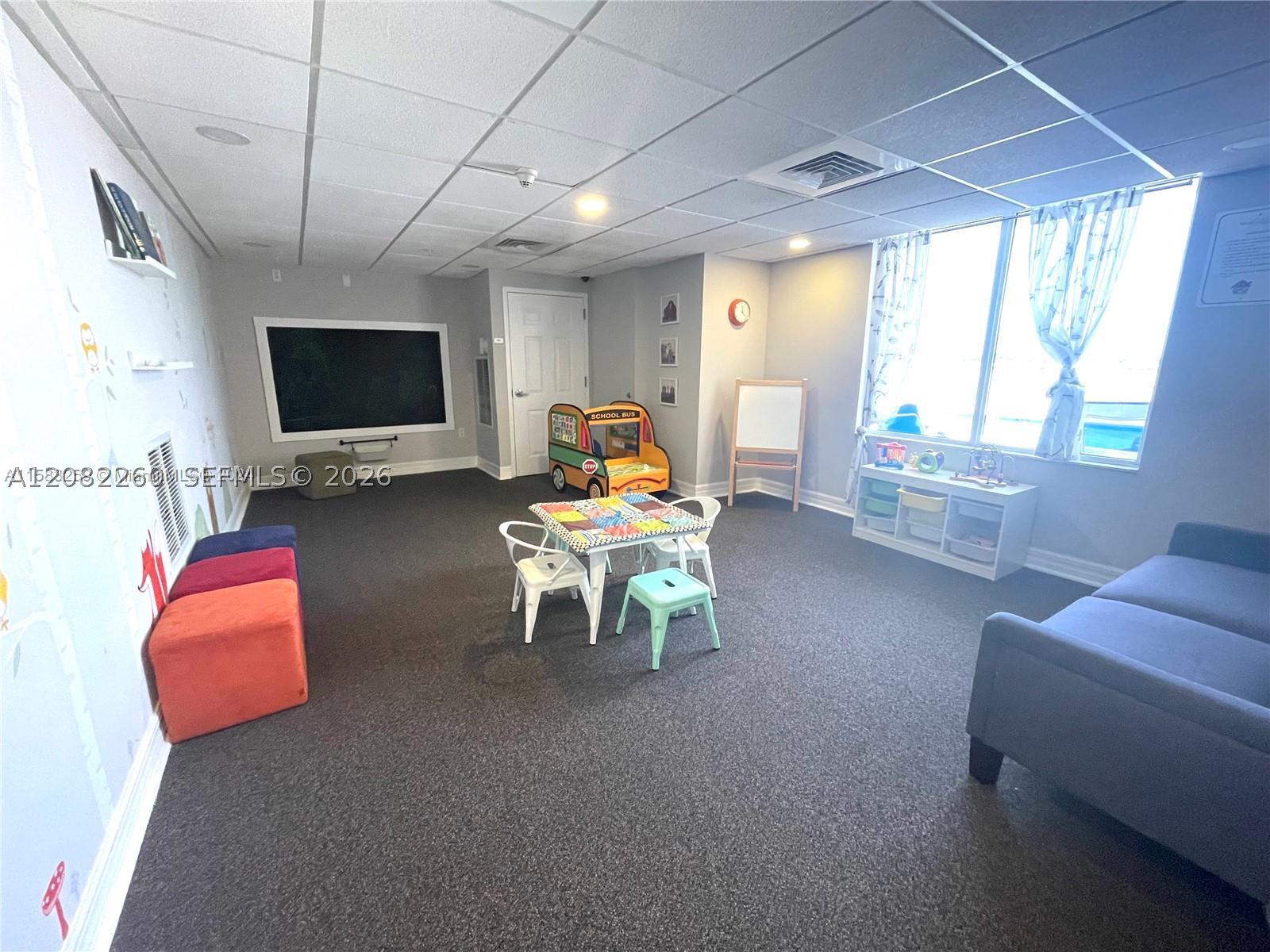 900 SW 8th St #808, Miami FL 33130