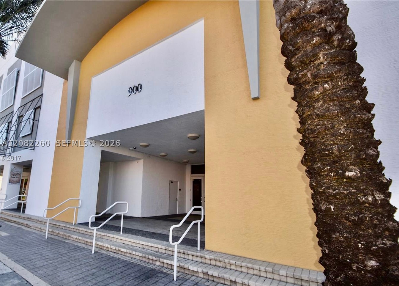 900 SW 8th St #808, Miami FL 33130