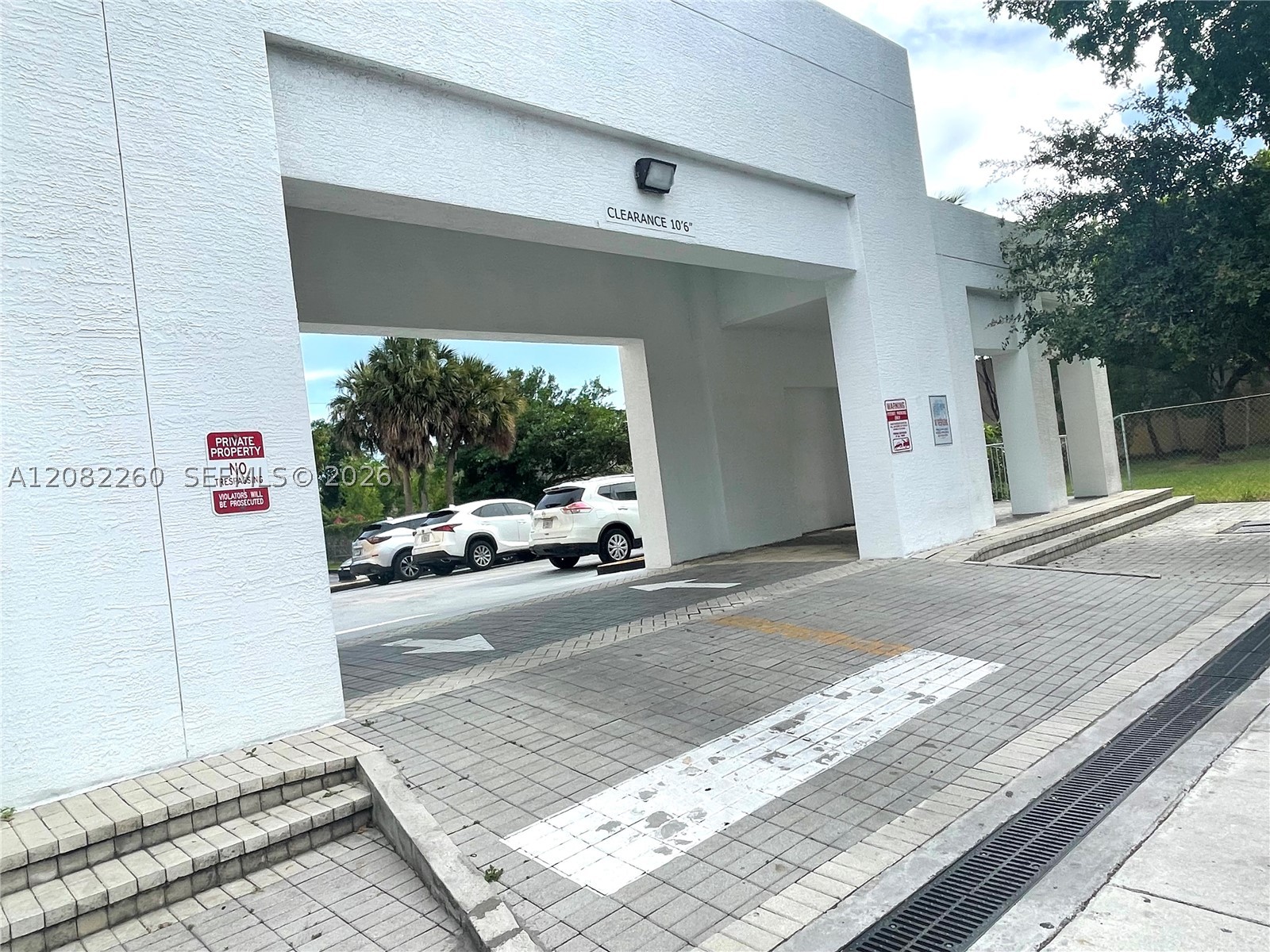 900 SW 8th St #808, Miami FL 33130