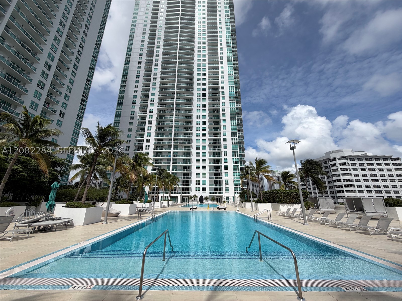 950 Brickell Bay Dr #5202, Miami FL 33131