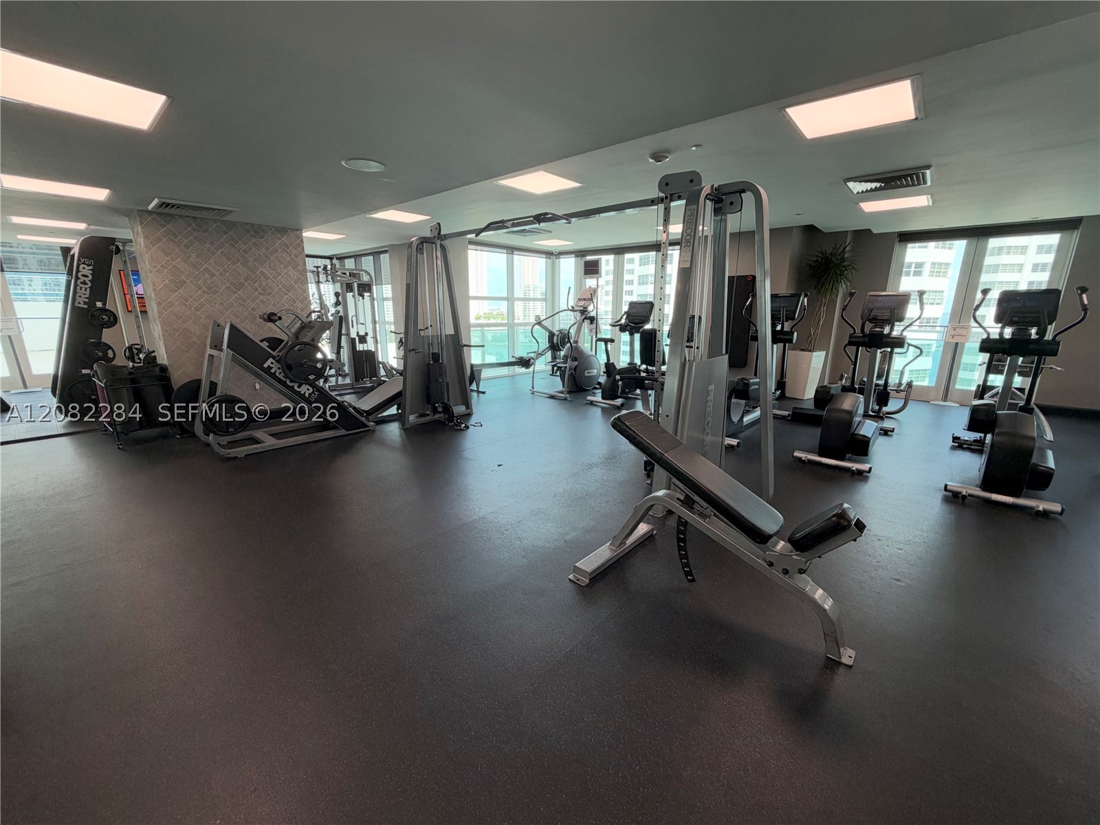 950 Brickell Bay Dr #5202, Miami FL 33131