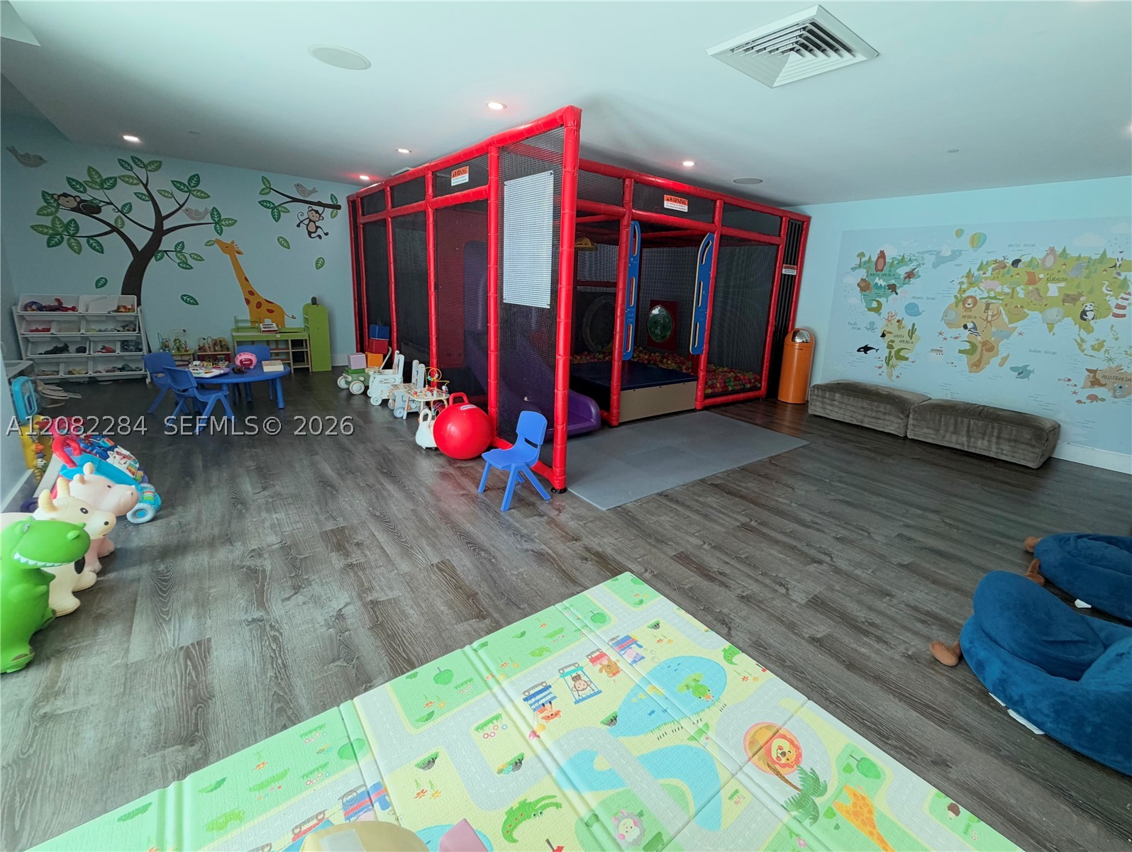 950 Brickell Bay Dr #5202, Miami FL 33131