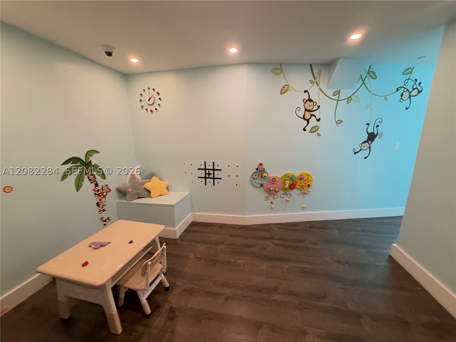950 Brickell Bay Dr #5202, Miami FL 33131